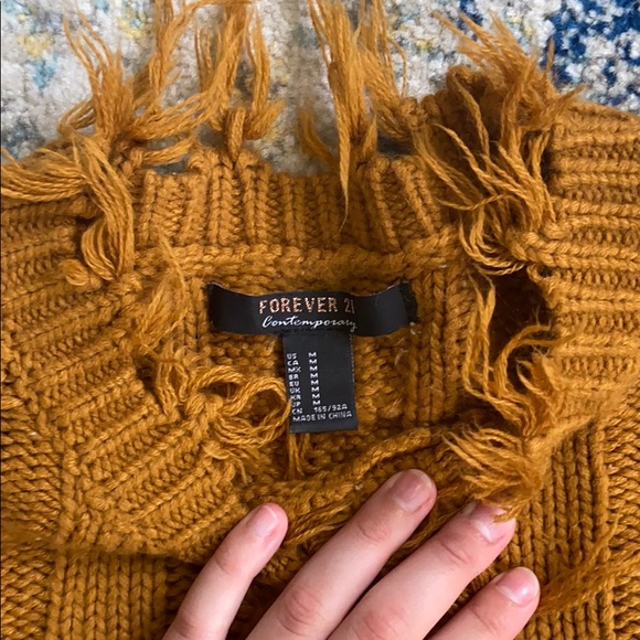 Forever 21 Cropped Sweater - Picture 2 of 2